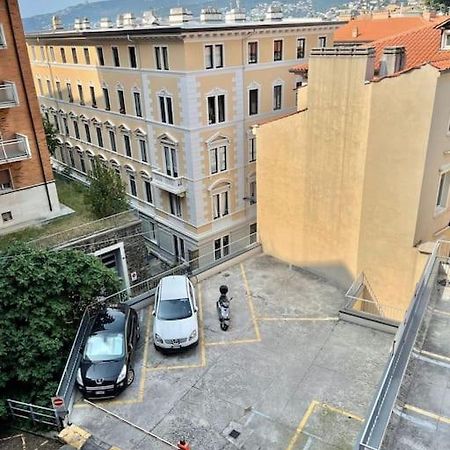 Leia Home W/Private Parking In Old Town ترييستي المظهر الخارجي الصورة