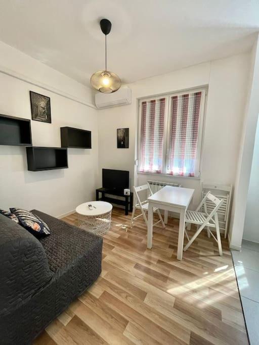 Leia Home W/Private Parking In Old Town ترييستي المظهر الخارجي الصورة